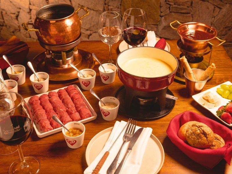 CHALEZINHO GRAMADO | RODÍZIO DE FONDUE TRADICIONAL